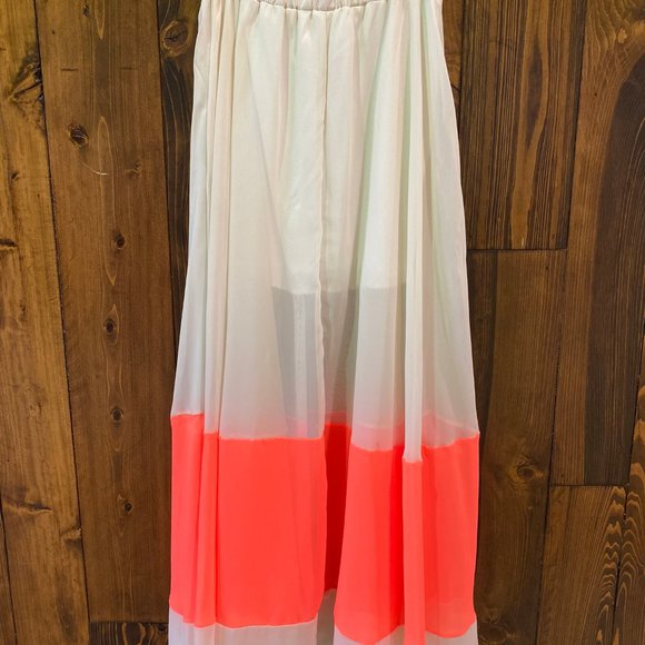 Maxi Skirt, Ivory and Cream Size Large - Picture 2 of 4